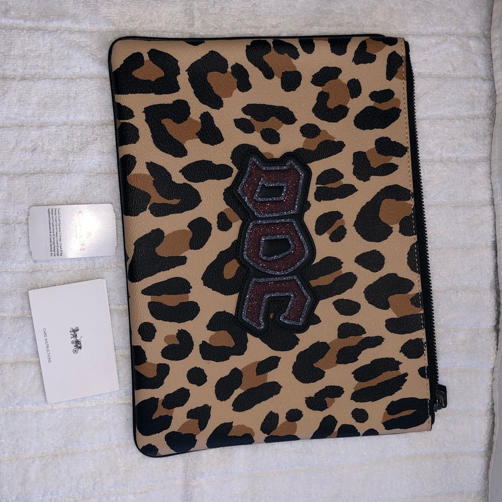 Coach Disney X Collection Doc Snow White Clutch